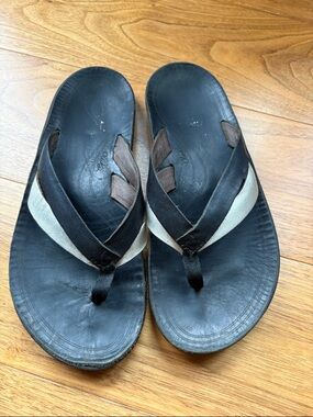 OluKai Black Sandal with Silver Accent Footbed